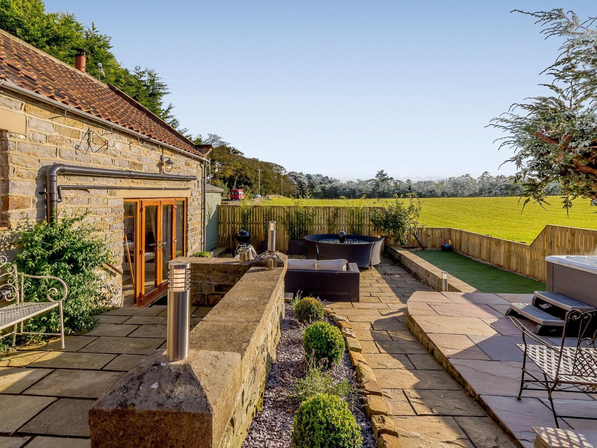 The Old Barn Villa Cloughton Exterior photo